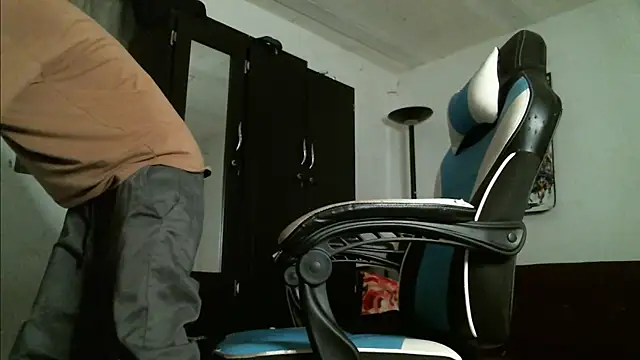 Dickie Dicking online show from 10, 10, 2025