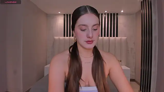 ZoeyWalker  online show from 4, 11, 2025