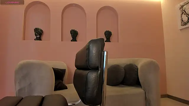 Snapshot of EmilyJohnsonX1 chatting on 24, 10, 2025 EmilyJohnsonX1 online show from 24, 10, 2025