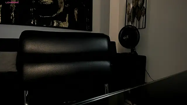 Snapshot of EmilyJohnsonX1 chatting on 4, 12, 2025 EmilyJohnsonX1 online show from 4, 12, 2025