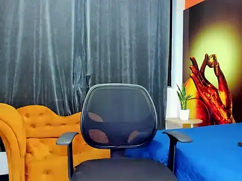 Snapshot of ZEUS-KING chatting on 7, 10, 2025 ZEUS-KING online show from 7, 10, 2025