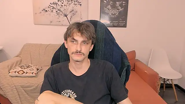 Snapshot of Simon_Reed chatting on 8, 10, 2025 Simon Reed online show from 8, 10, 2025