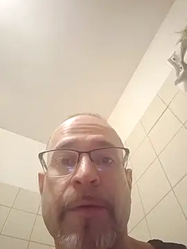 Snapshot of Curious9884 chatting on 24, 2, 2026 Curious9884 online show from 24, 2, 2026