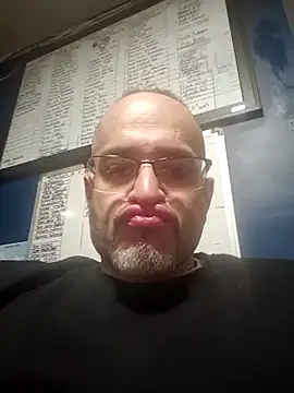 Snapshot of Curious9884 chatting on 4, 3, 2026 Curious9884 online show from 4, 3, 2026