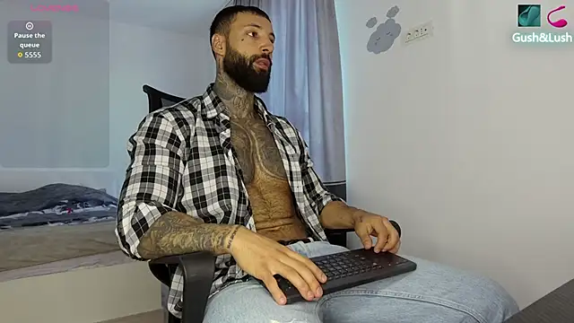 MasculineGuy99 online show from 10, 10, 2025