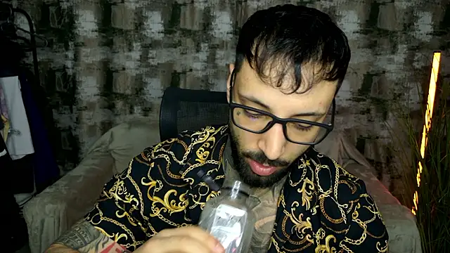 Snapshot of MasculineGuy99 chatting on 1, 2, 2026 MasculineGuy99 online show from 1, 2, 2026