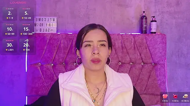 Snapshot of Mia_lopez_1 chatting on 19, 5, 2026 Mia lopez 1 online show from 19, 5, 2026