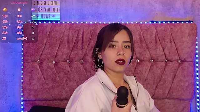 Snapshot of Mia_lopez_1 chatting on 22, 5, 2026 Mia lopez 1 online show from 22, 5, 2026