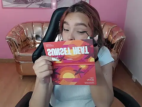 mia foster t online show from 13, 10, 2025