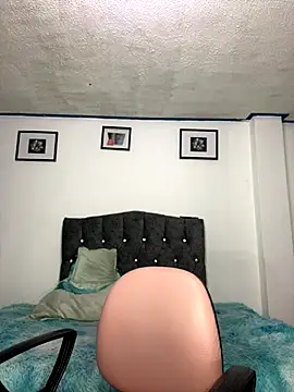 Snapshot of mitschellfox21 chatting on 11, 10, 2025 mitschellfox21 online show from 11, 10, 2025