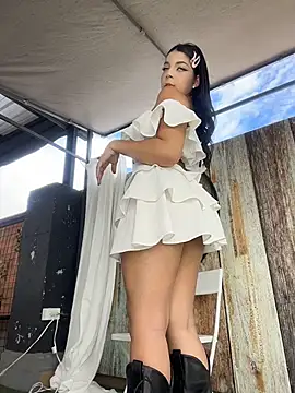 ArieliciousXXX online show from 17, 4, 2026