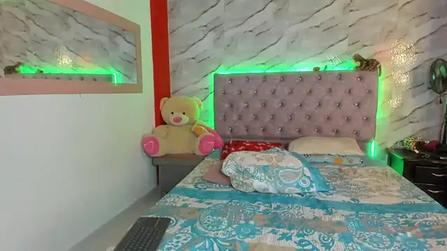 Stefany Andruw online show from 5, 11, 2025