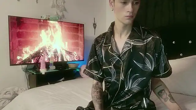 Tyler cat online show from 24, 10, 2025