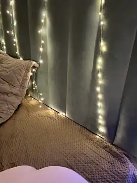 KellyMoors online show from 11, 2, 2026