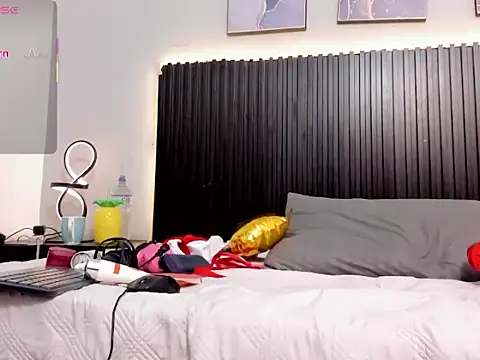 Julieta Slav3 online show from 13, 2, 2026