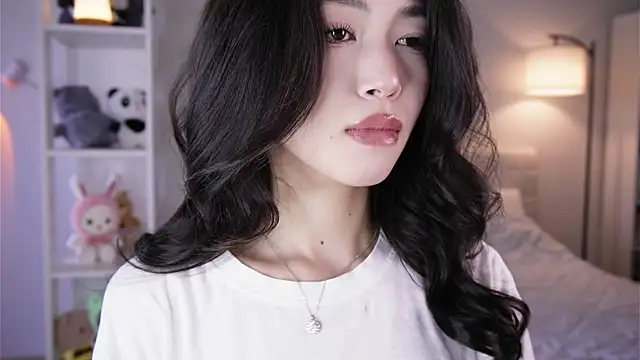 Snapshot of yourlittlesunrise_ chatting on 7, 5, 2026 yourlittlesunrise online show from 7, 5, 2026