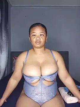 Snapshot of Sultrytits6 chatting on 18, 6, 2026 Sultrytits6 online show from 18, 6, 2026