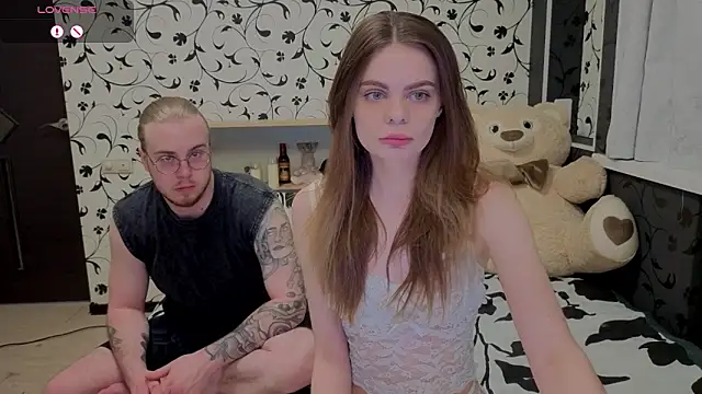 xAlisontiny online show from 6, 4, 2026