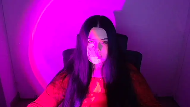 Mona Esty online show from 6, 10, 2025