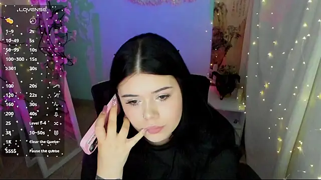 Snapshot of Mona_Esty chatting on 8, 7, 2026 Mona Esty online show from 8, 7, 2026