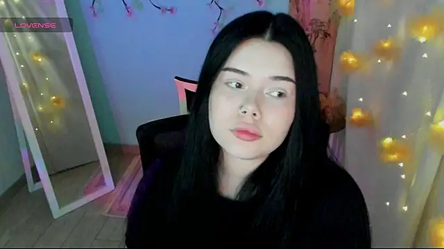 Snapshot of Mona_Esty chatting on 6, 8, 2026 Mona Esty online show from 6, 8, 2026