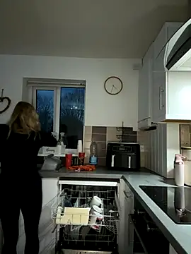 MimiMaee online show from 30, 11, 2025