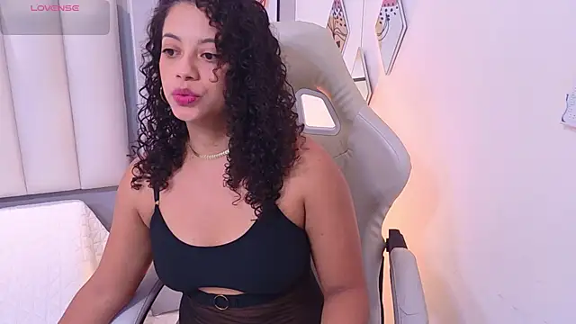 Snapshot of CamilaLevy chatting on 22, 6, 2026 CamilaLevy online show from 22, 6, 2026