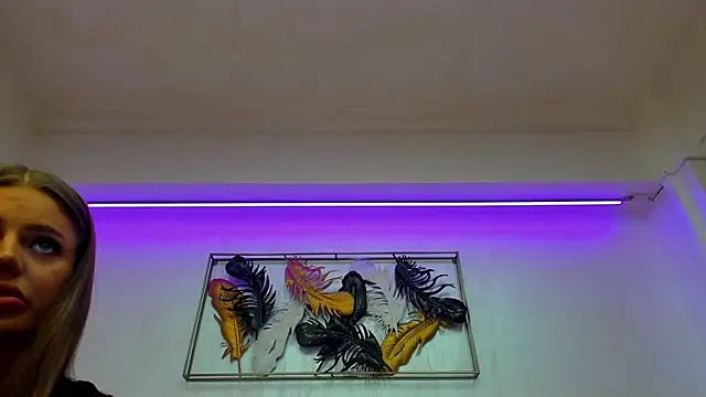 VikaFever online show from 8, 11, 2025