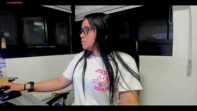 Xander Taylor  online show from 4, 12, 2025