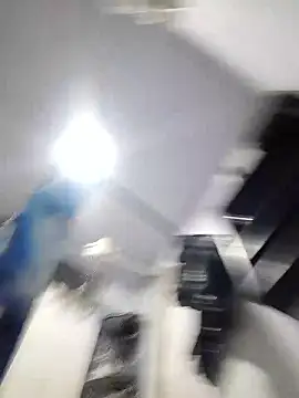 Snapshot of Lesli_14 chatting on 14, 11, 2025 Lesli 14 online show from 14, 11, 2025