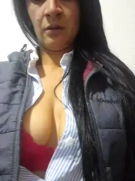 Snapshot of Lesli_14 chatting on 19, 11, 2025 Lesli 14 online show from 19, 11, 2025