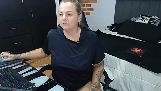 Snapshot of perlagoloza05 chatting on 4, 6, 2026 perlagoloza05 online show from 4, 6, 2026