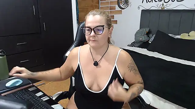 Snapshot of perlagoloza05 chatting on 14, 7, 2026 perlagoloza05 online show from 14, 7, 2026