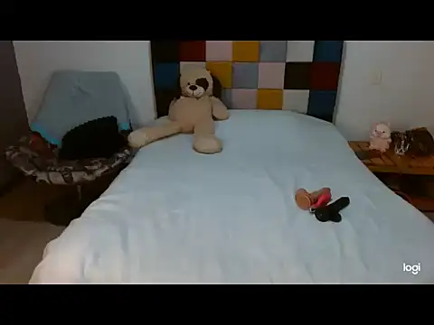 Snapshot of Miavelvett- chatting on 4, 10, 2025 Miavelvett- online show from 4, 10, 2025