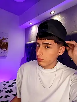 MateoMitchell online show from 14, 11, 2025