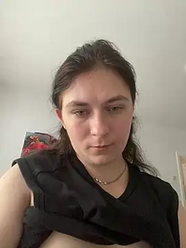 Snapshot of Twolatte1520 chatting on 7, 7, 2026 Twolatte1520 online show from 7, 7, 2026