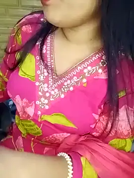 Snapshot of Sexy_kaveri1 chatting on 8, 10, 2025 Sexy kaveri1 online show from 8, 10, 2025