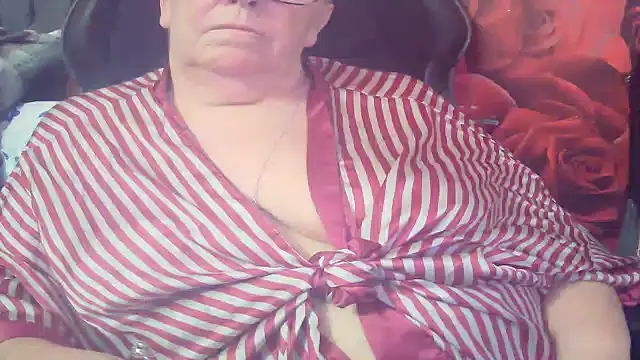 Playful MILF Demi online show from 25, 2, 2026