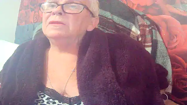 Snapshot of Playful_MILF_Demi chatting on 3, 6, 2026 Playful MILF Demi online show from 3, 6, 2026