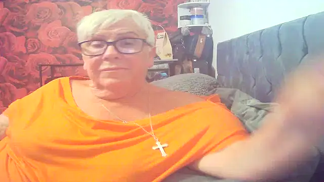 Snapshot of Playful_MILF_Demi chatting on 6, 7, 2026 Playful MILF Demi online show from 6, 7, 2026