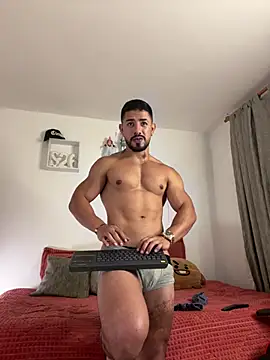 Snapshot of Ezzio_Scolaro chatting on 21, 4, 2026 Ezzio Scolaro online show from 21, 4, 2026