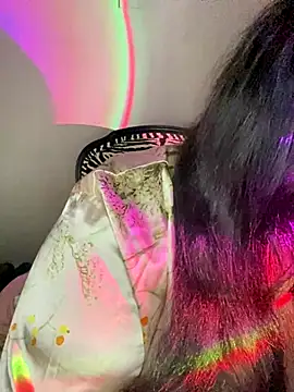 Snapshot of RoxxBlu chatting on 13, 10, 2025 RoxxBlu online show from 13, 10, 2025
