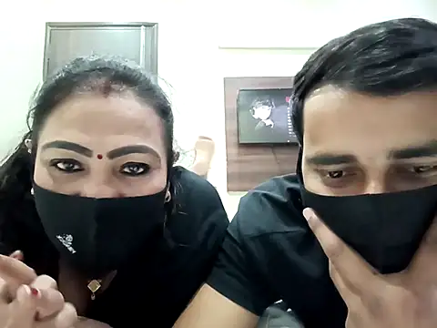 Snapshot of horny_milf_couple chatting on 16, 10, 2025 horny milf couple online show from 16, 10, 2025