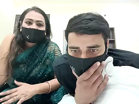 Snapshot of horny_milf_couple chatting on 27, 10, 2025 horny milf couple online show from 27, 10, 2025