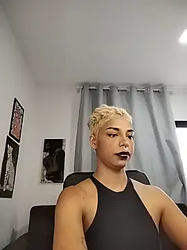 Snapshot of Helenoir chatting on 31, 5, 2026 Helenoir online show from 31, 5, 2026