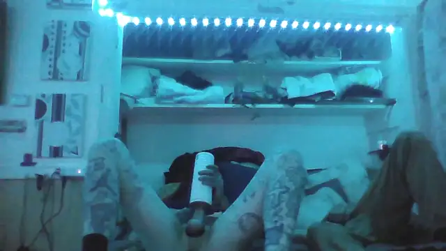 SWAGGDaddy93 online show from 8, 4, 2026