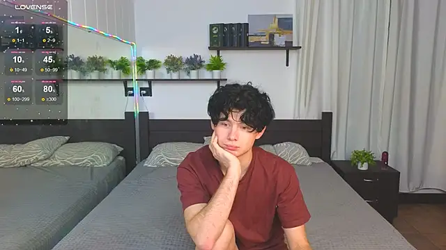 Cute Mike online show from 26, 11, 2025