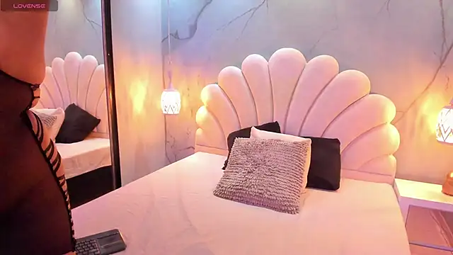 CatalinaCoopper online show from 6, 11, 2025