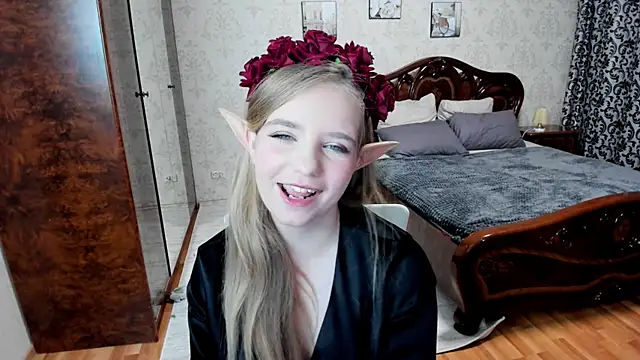 Snapshot of LunaCosplay chatting on 21, 10, 2025 LunaCosplay online show from 21, 10, 2025