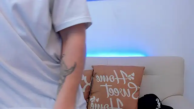 Leoo Miller online show from 28, 10, 2025